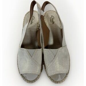 Clarks Artisan Peep Toe Sling Back Espadrilles Wedge‎ 8.5 Gold Boho Festival
